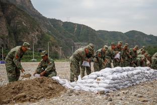 科纳特数据：4次拦截2次解围2次抢断，1次射门被封堵，获评7.1分